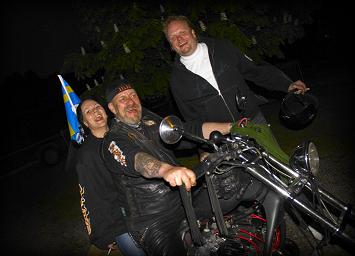 Okej, ni fÃ¥r Ã¥ka med trots moppe med lÃ¥ng gaffel......... 
