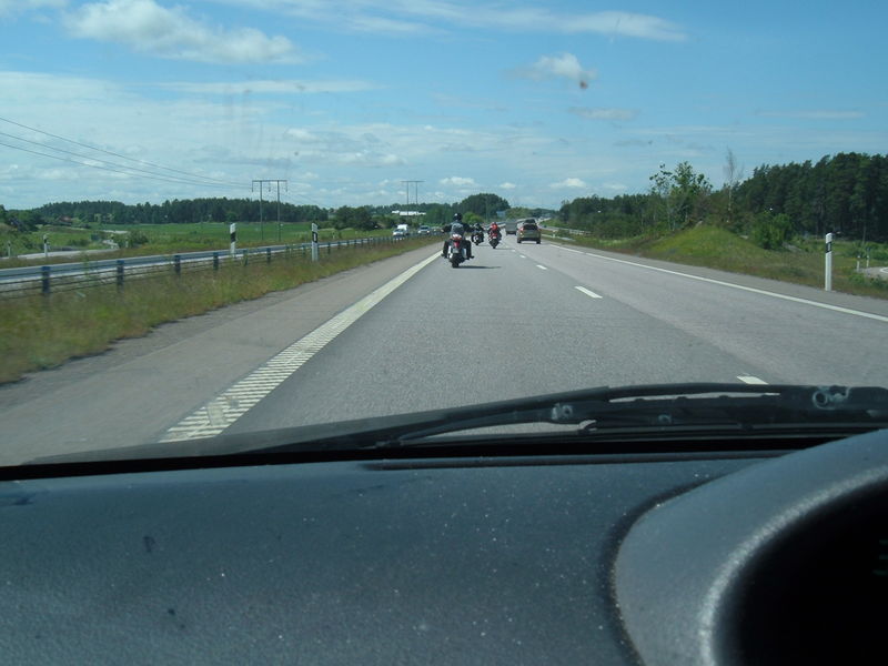 Schassen kÃ¶r kortege utan mc-kÃ¶rkort...
Nyckelord: Ã¥rstrÃ¤ff2010
