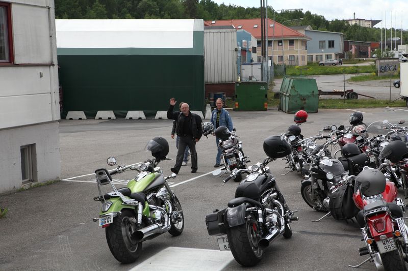 Kenta, Dan och 88:an kommer i taxi...
Nyckelord: Ã¥rstrÃ¤ff2010