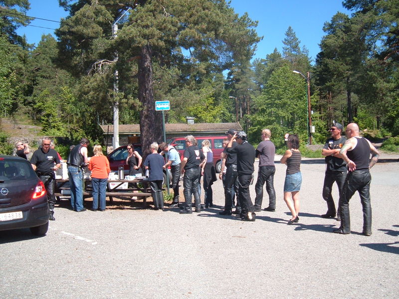 Fredagstur - Lunch-stopp pÃ¥ Spiraltoppen i Drammen
Martin o Jane kÃ¶rde bil och hade med smaskiga baguetter, kaffe och dricka!
Nyckelord: Ã¥rstrÃ¤ff2011