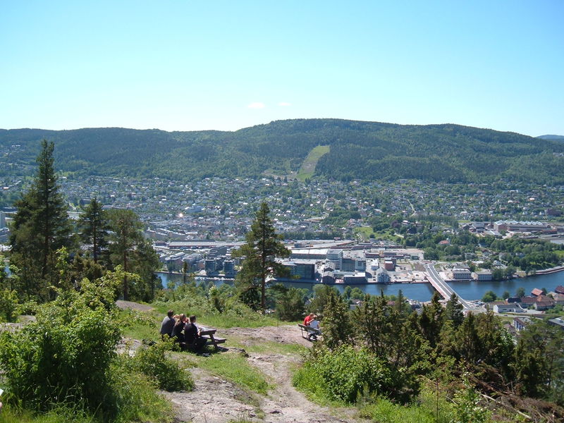 Fredagstur - Lunch-stopp pÃ¥ Spiraltoppen i Drammen
Nyckelord: Ã¥rstrÃ¤ff2011