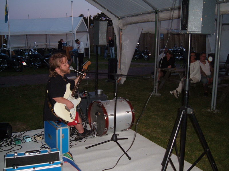 Fredag kvÃ¤ll - Vidar Letho 1/2-mans-band
Nyckelord: Ã¥rstrÃ¤ff2011