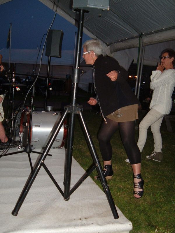 Fredag kvÃ¤ll - Lilian med musikÃ¶nskningar
Nyckelord: Ã¥rstrÃ¤ff2011