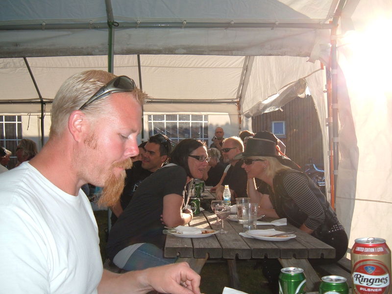 Fredag kvÃ¤ll m. grill-gott
Nyckelord: Ã¥rstrÃ¤ff2011