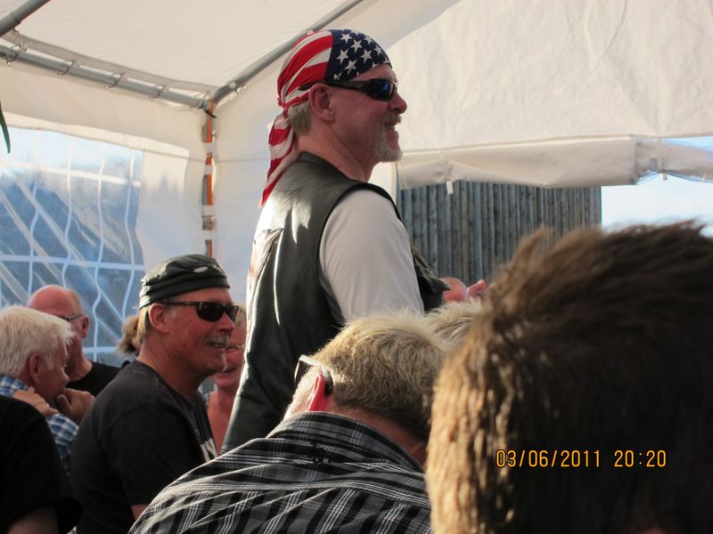 FrÃ¥n: 	birdie 	(ons 14 sep 2011 08.33.42)
StÃ¥ende ovationer frÃ¥n Schassen.
Nyckelord: Ã¥rstrÃ¤ff2011