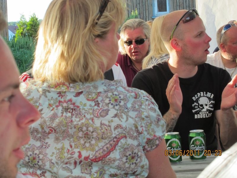 FrÃ¥n: 	birdie 	(ons 14 sep 2011 08.33.15)
Bodyguarden smÃ¤lter fint in i miljÃ¶n...
Nyckelord: Ã¥rstrÃ¤ff2011