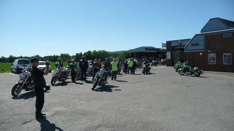 Fredagsturen - Bensinstopp 2 i Sande
Nyckelord: Ã¥rstrÃ¤ff2011