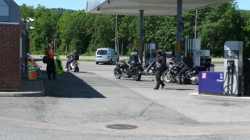 Fredagsturen - Bensinstopp 2 i Sande
Nyckelord: Ã¥rstrÃ¤ff2011