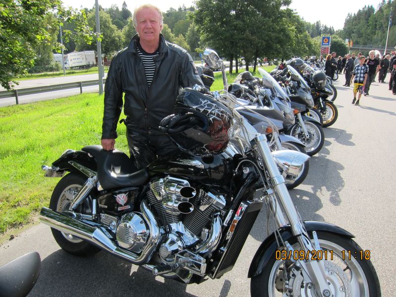 FrÃ¥n: 	birdie 	(lÃ¶r 3 sep 2011 21.32.32)
birdie redo fÃ¶r avfÃ¤rd.

FrÃ¥n: 	Gusten 	(tis 11 okt 2011 19.04.49)
Snyggt insug Birdie.....
