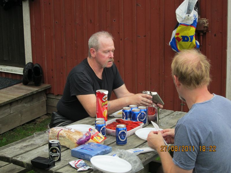 FrÃ¥n: 	birdie 	(tis 30 aug 2011 09.24.03)
Schassen laddar med hemmagjord "smultronsnaps". Perfekt till krÃ¤ftor... hm.

FrÃ¥n: 	Schassen 	(lÃ¶r 17 sep 2011 05.06.48)
Nu fick du allt till det :D
