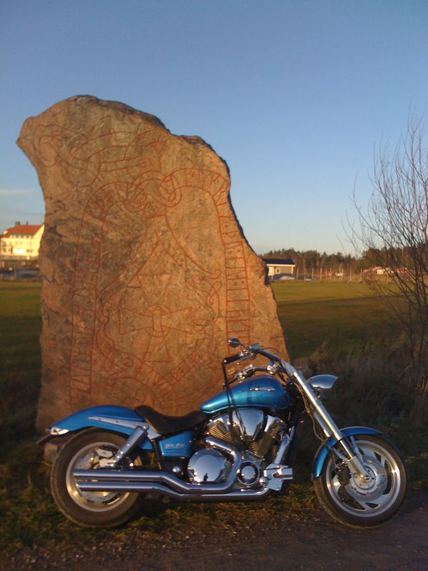 Honda+Rune (Sista? turen 21/11-09) med VTX:en 
FrÃ¥n: 	alba 	(mÃ¥n 23 nov 2009 22.15.30)
Har du sÃ¥lt ?

FrÃ¥n: 	M C 	(ons 25 nov 2009 11.37.01)
SÃ¥lt? nÃ¤Ã¤Ã¤... Kom Ã¥ kÃ¶p!

FrÃ¥n: 	M C 	(ons 25 nov 2009 11.40.44)
Det blir vÃ¤l en fÃ¶rsta tur nÃ¤sta Ã¥r, Om du menade sÃ¥lt denna...;-)
