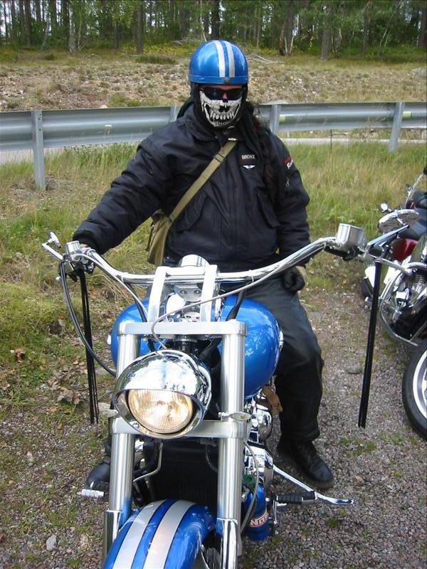 FrÃ¥n: 	M C 	(tor 11 sep 2008 13.04.12)
Ser ut att vara en trevlig M-C Kille det dÃ¤r

FrÃ¥n: 	Gusten 	(ons 17 sep 2008 08.48.27)
JAg hÃ¥ller med
