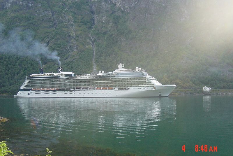 En BÃ…T pÃ¥ besÃ¶k, fick salut med kanon 
