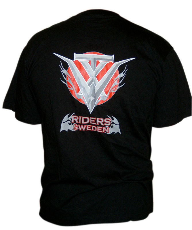 #002 - T-SHIRT - kr.100:-
Tryckt logga pÃ¥ ryggen. Storlek frÃ¥n S till XXL
