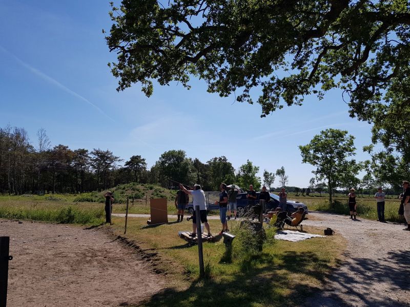 PÃ¥ Tjauls GÃ¥rd - Lerduveskytte
Fotograf: Sissel
Nyckelord: Ã¥rstrÃ¤ff2018