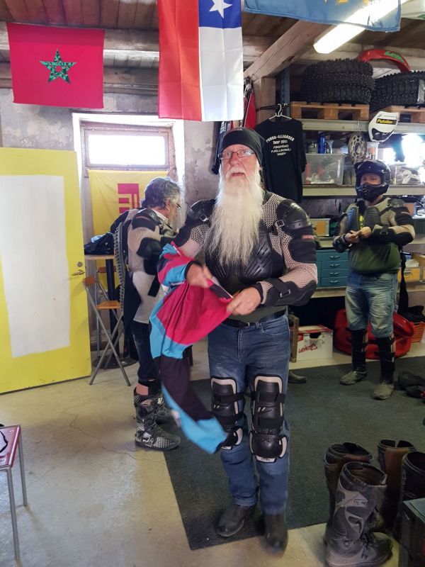PÃ¥ Tjauls GÃ¥rd - Endurohoj
Fotograf: Sissel
Nyckelord: Ã¥rstrÃ¤ff2018