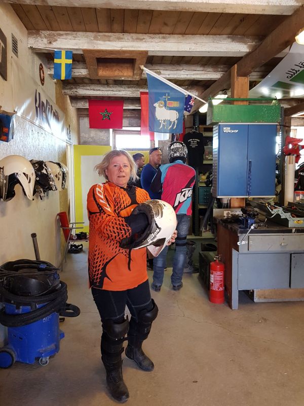 PÃ¥ Tjauls GÃ¥rd - Endurohoj
Fotograf: Sissel
Nyckelord: Ã¥rstrÃ¤ff2018