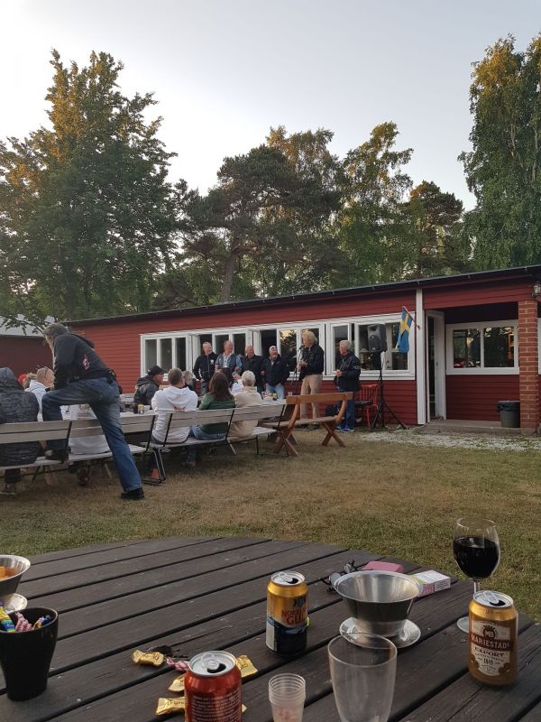 PÃ¥ SnÃ¤ckan
Fotograf: Sissel
Nyckelord: Ã¥rstrÃ¤ff2018