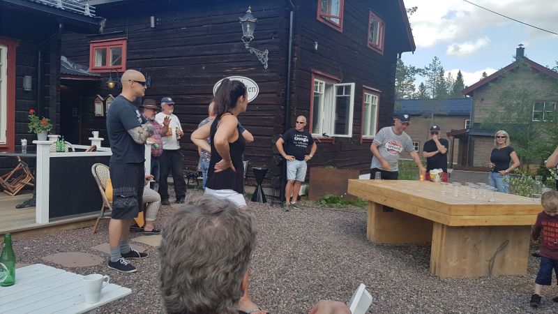 Lite lek
Foto: Sissel
Nyckelord: Ã¥rstrÃ¤ff2019