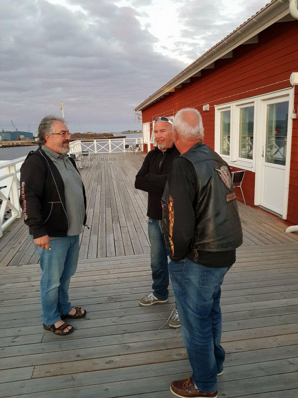 FÃ¶r-trÃ¤ff och 70-Ã¥rs-kalas pÃ¥ Badholmen - Oskarshamn
Fotograf och fÃ¶delsedagsbarn: 88:an
Nyckelord: Ã¥rstrÃ¤ff2018