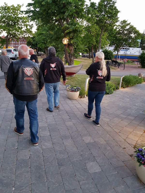 FÃ¶r-trÃ¤ff och 70-Ã¥rs-kalas pÃ¥ Badholmen - Oskarshamn
Fotograf och fÃ¶delsedagsbarn: 88:an
Nyckelord: Ã¥rstrÃ¤ff2018