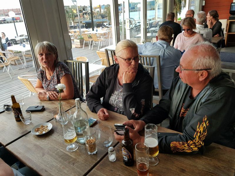 FÃ¶r-trÃ¤ff och 70-Ã¥rs-kalas pÃ¥ Badholmen - Oskarshamn
Fotograf och fÃ¶delsedagsbarn: 88:an
Nyckelord: Ã¥rstrÃ¤ff2018