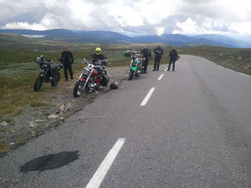 Gausta fjÃ¤llet fredag vid lunsj-tid
I Ã¥r var det lite bÃ¤ttre utsikt!! ;-)
HÃ¤r pÃ¥ 1240 meter Ã¶ver havet!
